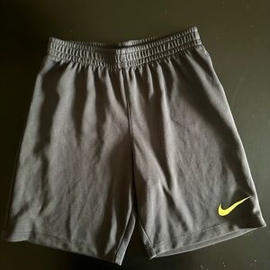 Nike Dri-Fit Boys Athletic Shorts Size 7